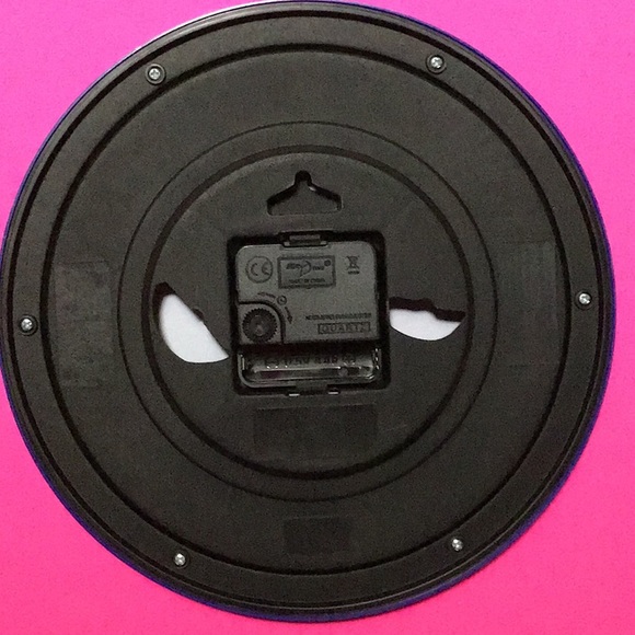 Disney Minnie Mouse Pink & Blue Heart Bow Battery Wall Clock With Second Hand - Picture 3 of 7